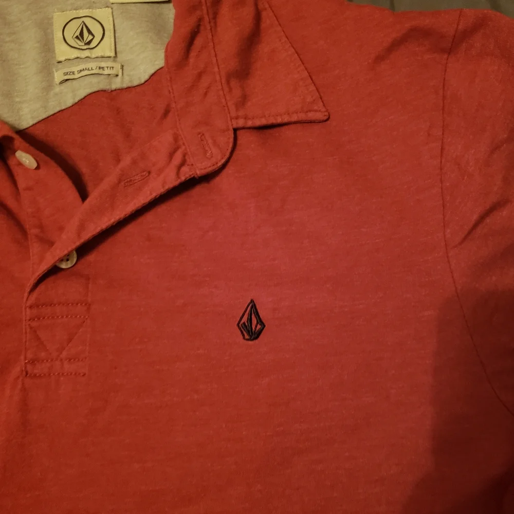 🏄‍♂️ Volcom Polo 🏄‍♂️ - Picture 2 of 7